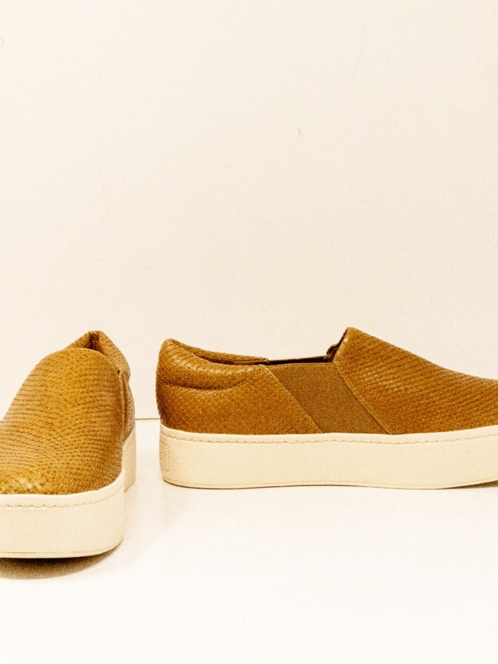 NEW Vince Women's Warren Genuine Leather Perforated Slip On Platform Sneakers